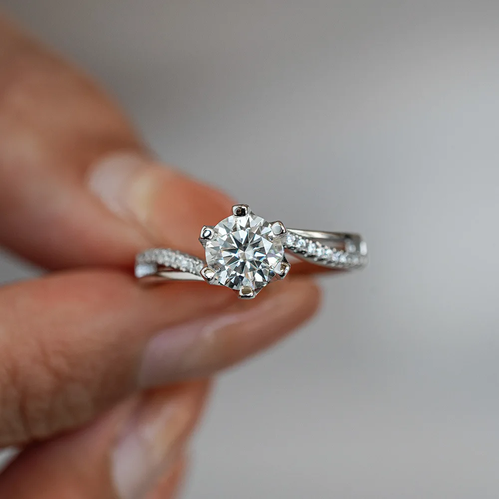 Bague Lumira en platine PT950  - Moissanite Engagement Ring 1 Carat avis et prix