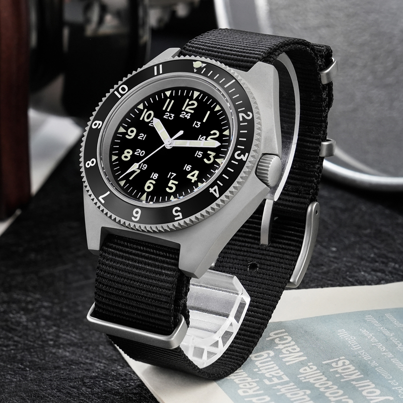 Watchdives WD1972 montre à Qua - Watch Accessories avis et prix