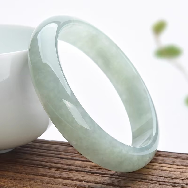 Bracelet en jade ancien de Bir - Bracelets avis et prix